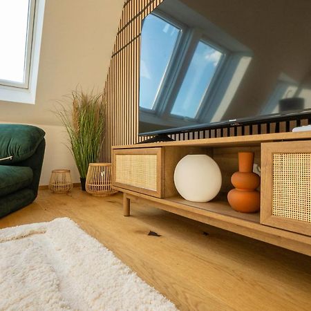Orestaliving - Penthouse In 2Nd District With View Виена Екстериор снимка