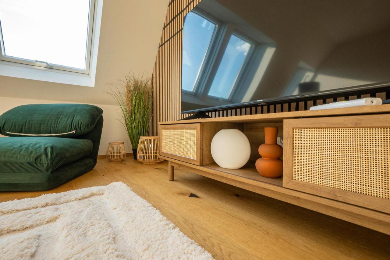 Orestaliving - Penthouse In 2Nd District With View Виена Екстериор снимка