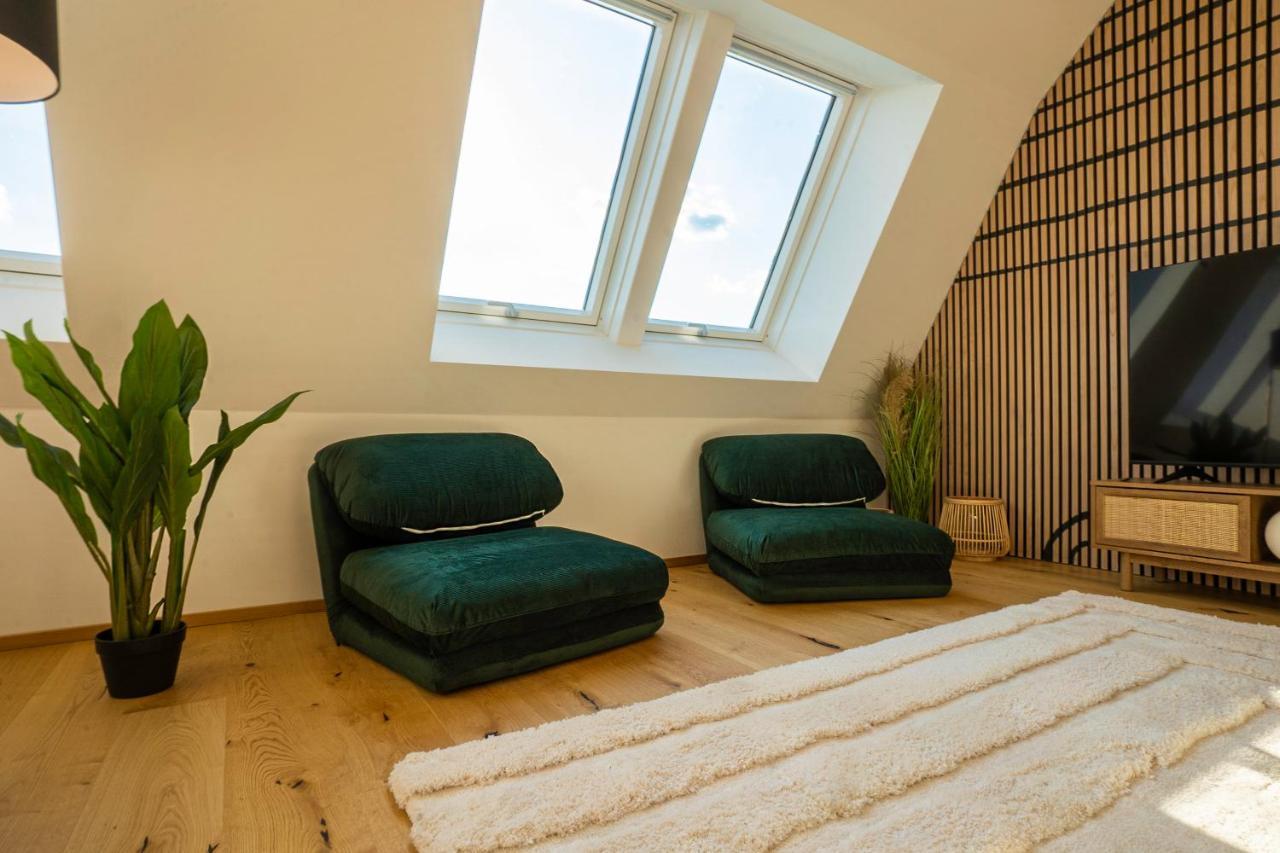 Orestaliving - Penthouse In 2Nd District With View Виена Екстериор снимка