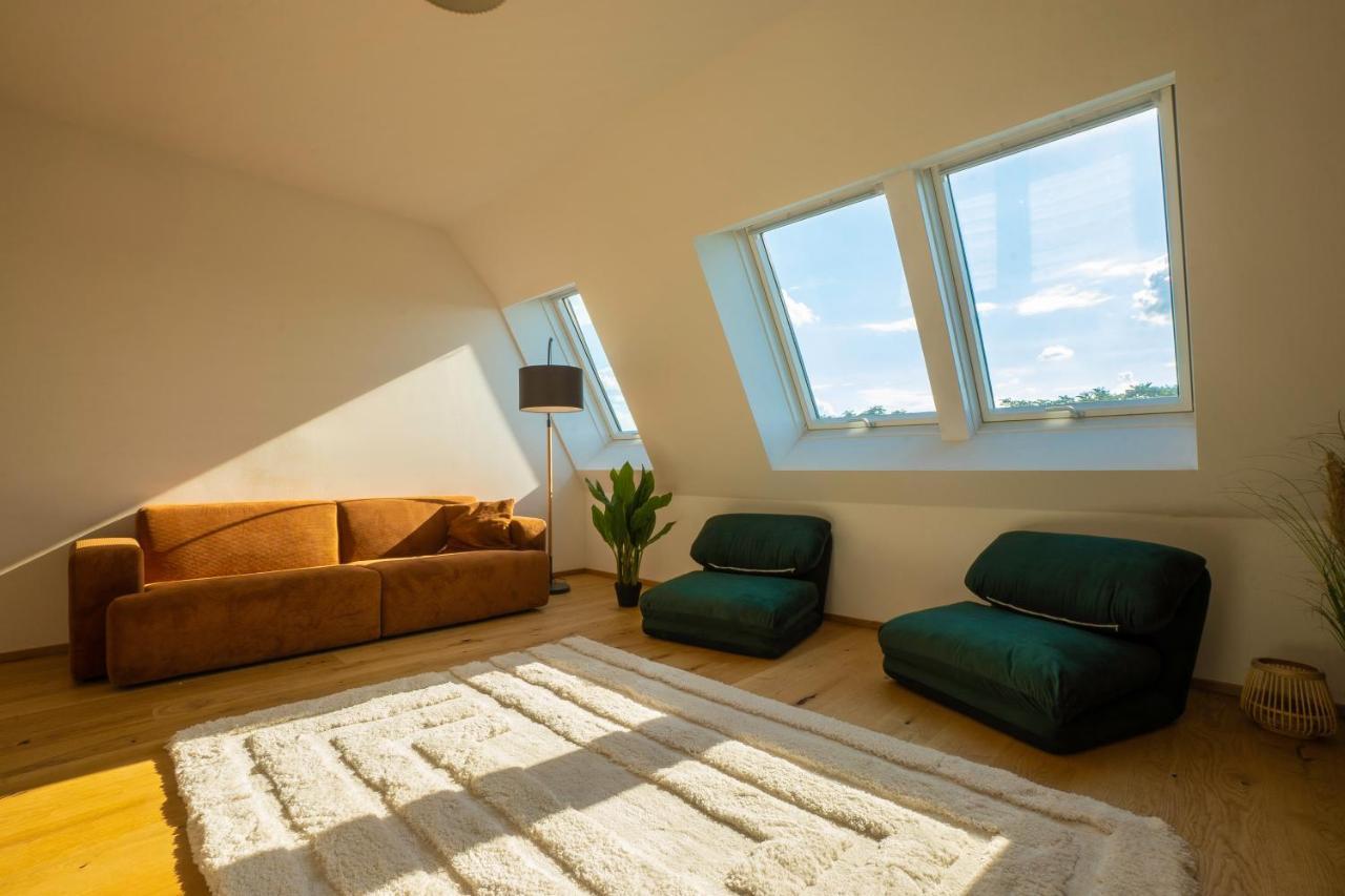 Orestaliving - Penthouse In 2Nd District With View Виена Екстериор снимка