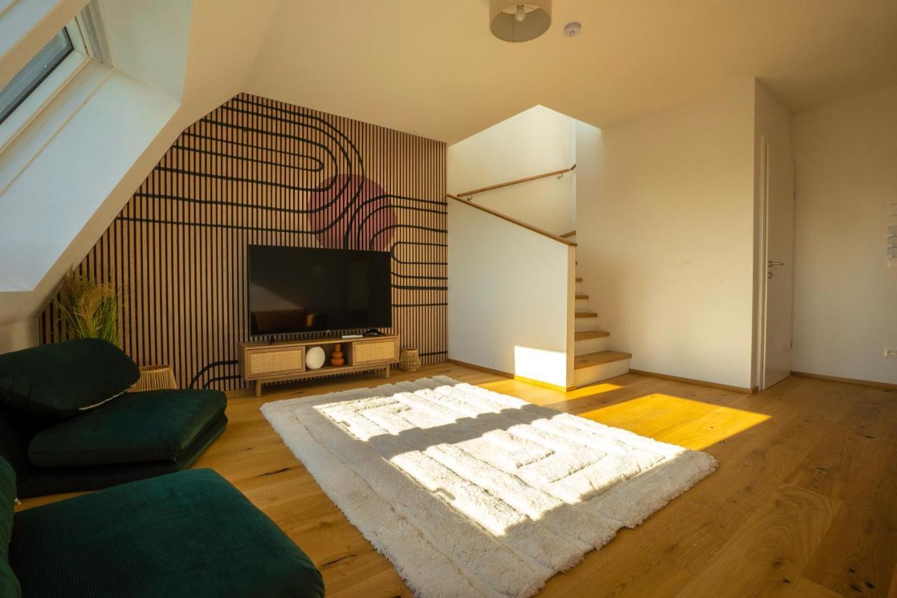 Orestaliving - Penthouse In 2Nd District With View Виена Екстериор снимка