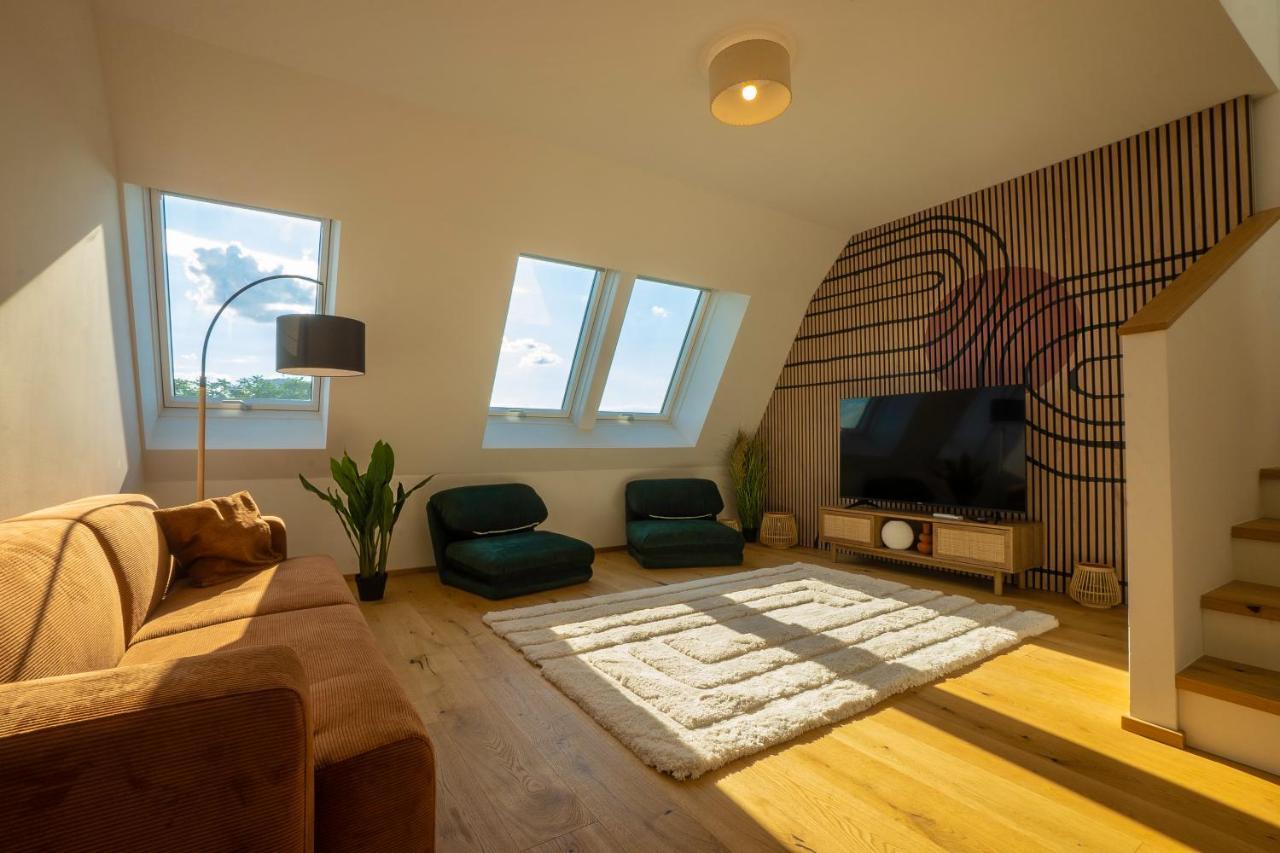 Orestaliving - Penthouse In 2Nd District With View Виена Екстериор снимка