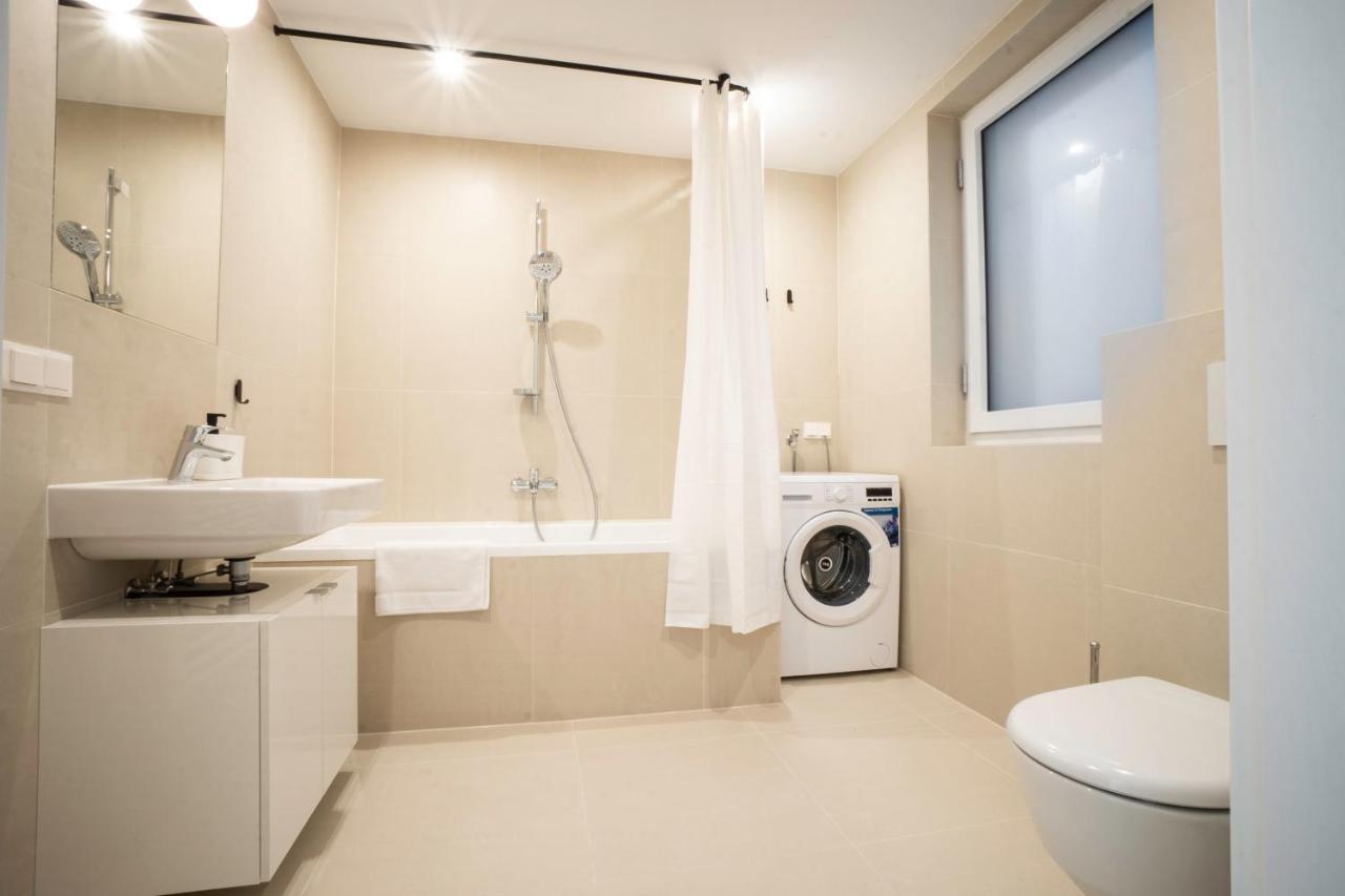 Orestaliving - Penthouse In 2Nd District With View Виена Екстериор снимка